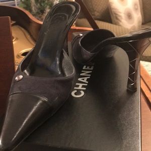 💯%CHANEL 10.5 Mules black CC Logo like new Make $